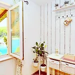 Blissful Bay - One Bedroom With Terrace 公寓
