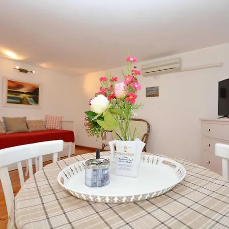 Blissful Bay - One Bedroom With Terrace Vrboska